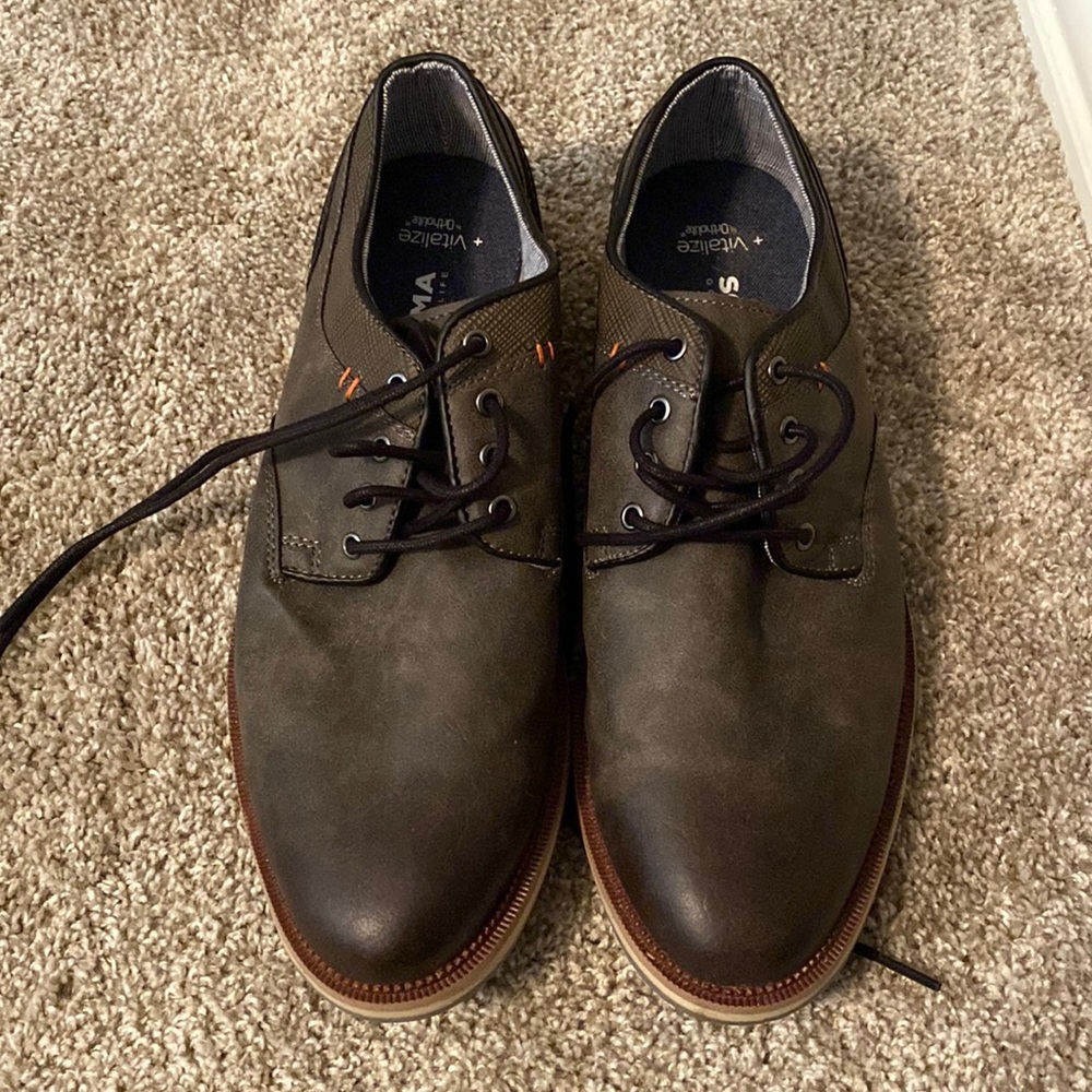 Dress shoes